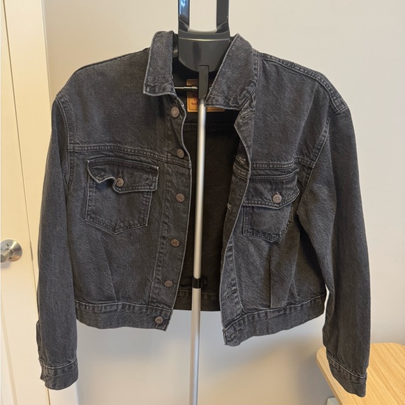 Levi's Jackets & Blazers - Levis Black Cropped Denim Jacket